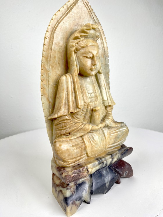 Image 1 of Scultura vintage di Buddha seduto / Figura di Buddha in pietra beige - Decorazione spirituale per la casa in stile bohémien