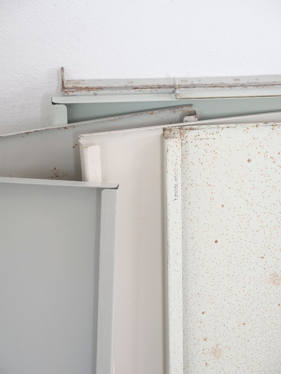 Image 1 of Estante de piso Tomado