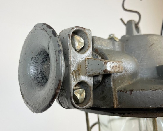 Image 1 of Suspension industrielle en fonte, années 1960