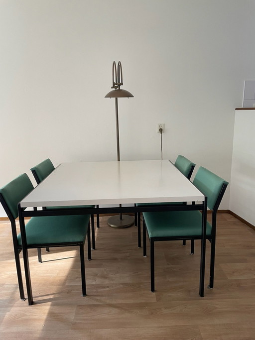Pastoe Japanse serie eettafel en stoelen