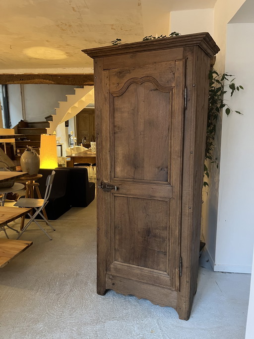 Bonnetiere in 18th century oak
