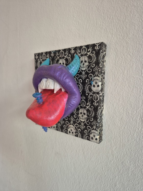 Image 1 of Jolis parasites – Sculpture de bouche pop art