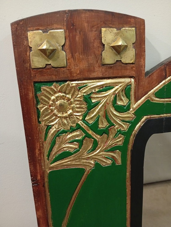 Image 1 of Spectaculaire en ongewone originele pre-art-decospiegel, gepolychromeerd en gedeeltelijk verguld met gesso