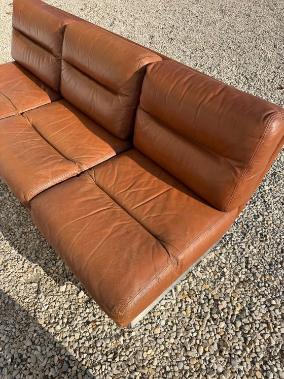 Image 1 of Divano a 3 posti in alluminio spazzolato e pelle marrone, Francia 1970