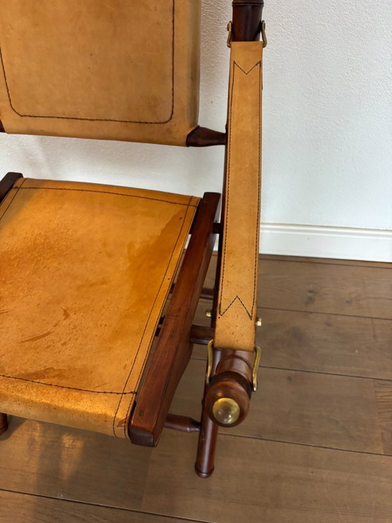 Image 1 of Silla de oficial - tapizada en madera y cuero - estilo campaña militar