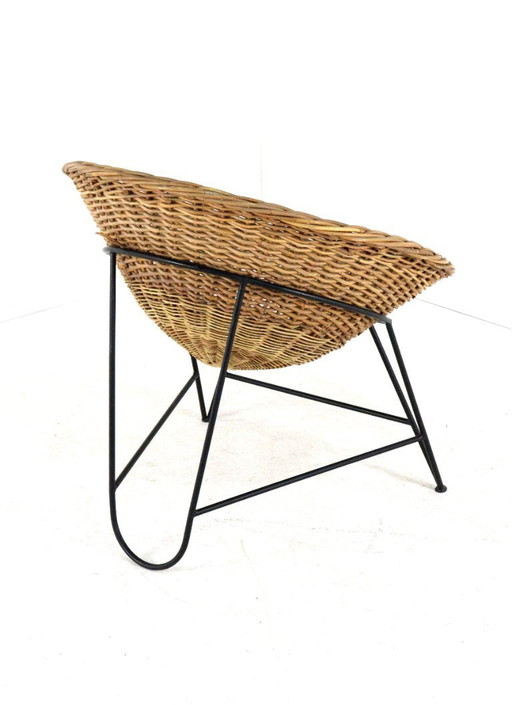 Fauteuil en osier tressé dans le style de Matthieu Matégot
