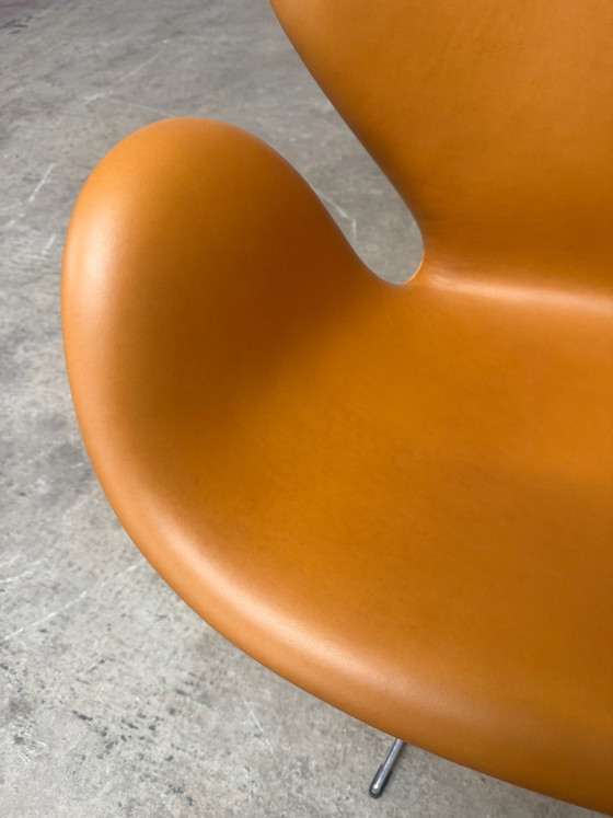 Fritz Hansen Swan chair High model in Camel-Cognac leather, NEW CONDITION! Incl documentation!, Armchairs (photo 6 of 15)