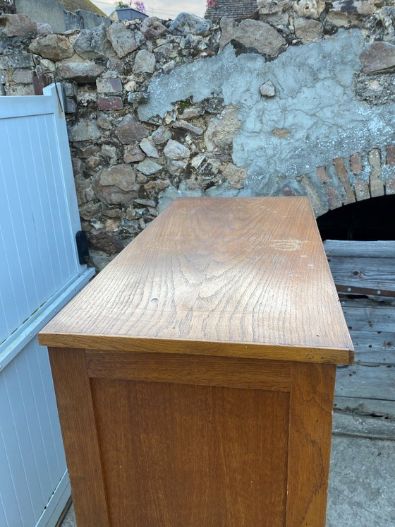 Image 1 of Eikenhouten archiefkast met dubbele kolom en gordijn uit de jaren 50