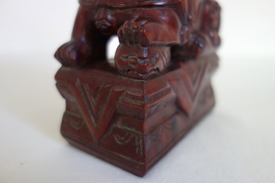 Image 1 of Een paar vintage Chinese houten Foo-honden