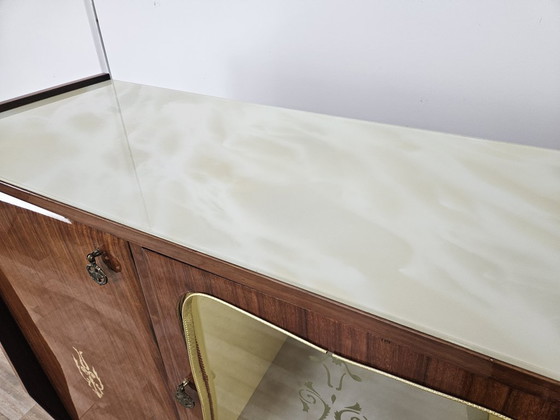 Image 1 of Vetrina in mogano della metà del 1960 con piano in vetro