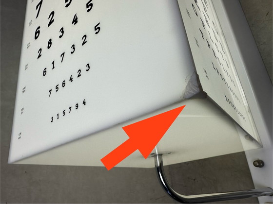 Image 1 of Lampe murale vintage pour test de lecture (cabinet d'ophtalmologie)