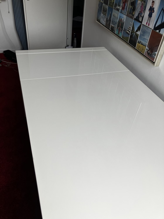 Image 1 of Mooie witte Bramante eettafel uitschuifbaar (tot 12 personen)