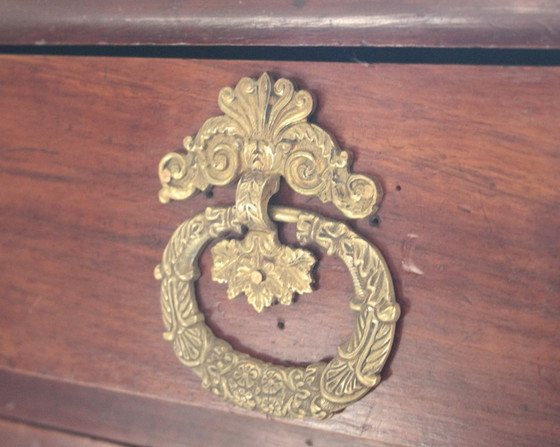 Image 1 of Comò antico Impero del XIX secolo in noce con dettagli in bronzo
