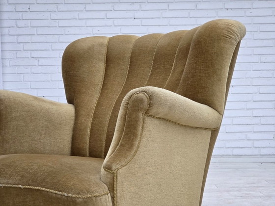 Image 1 of Poltrona danese, anni '60, velluto verde, legno di quercia.