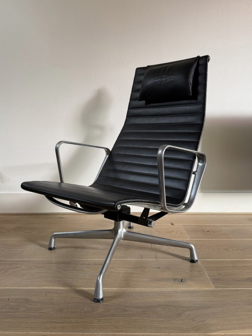Vitra EA 124 Lounge Zwart Leer