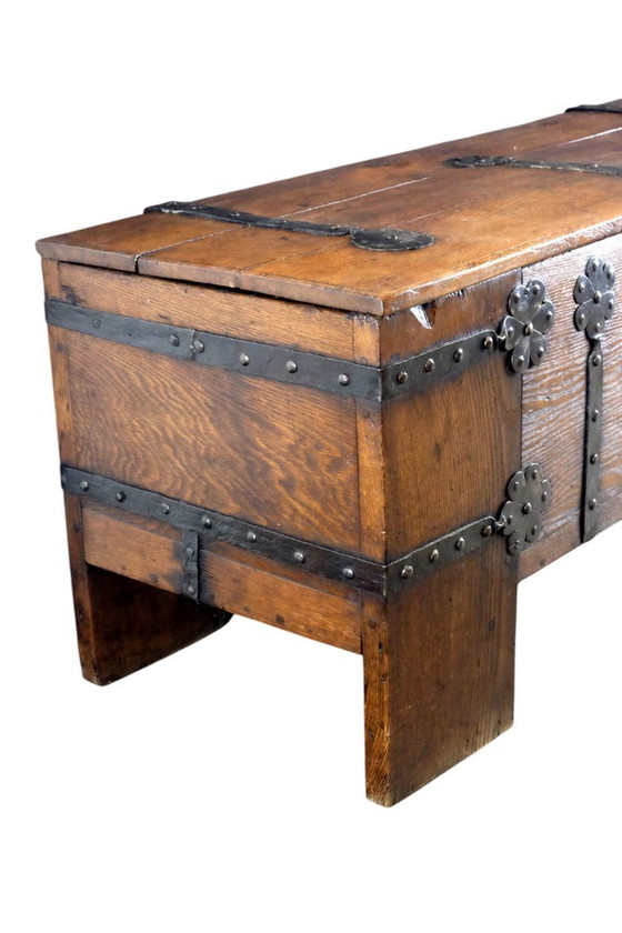 Image 1 of Stollentruhe del siglo XVI