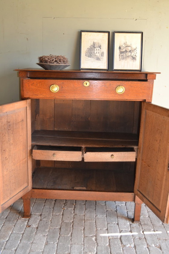 Image 1 of Armoire Empire ancienne en chêne pour fille.