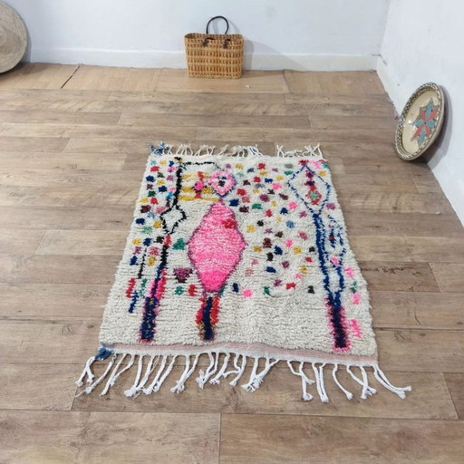 Tappeto Azilal in lana naturale colorato – tessuto a mano (130×97 cm)