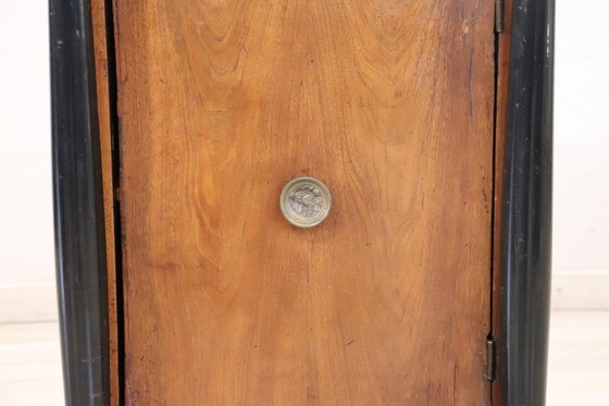 Image 1 of Antico comodino in noce, Italia, inizio XIX secolo