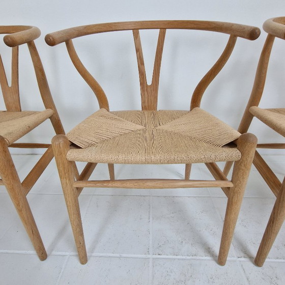 Image 1 of Hans J. Wegner CH24 Wishbone Chairs van Carl Hansen & Søn, Denemarken, set van 5