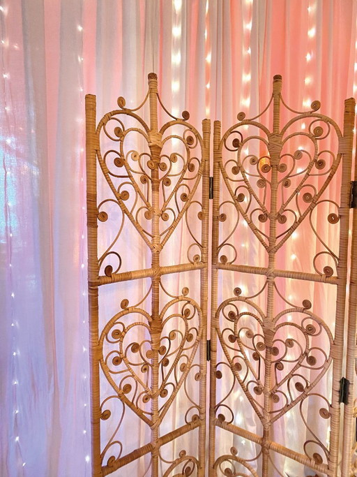 Paravent vintage en osier à motif cœur