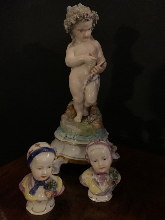 Image 1 of ❗️Tre dame di un tempo in porcellana❗️