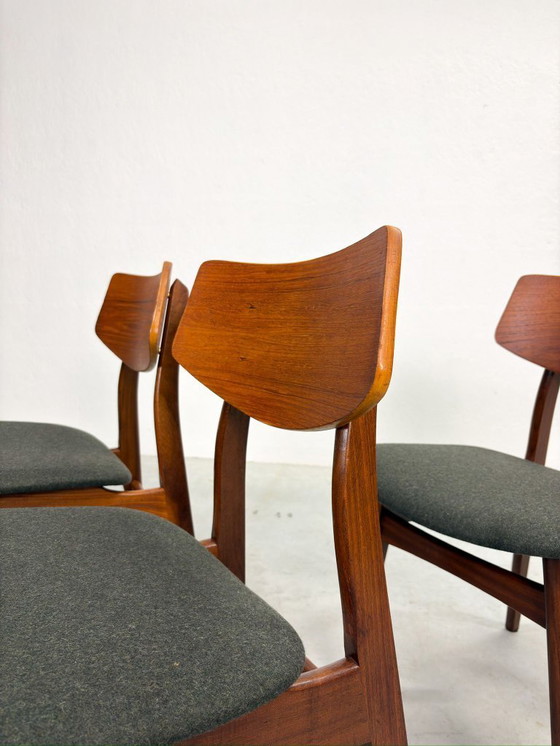 Image 1 of Set of Mid-Century Dining Chairs in Danish Design