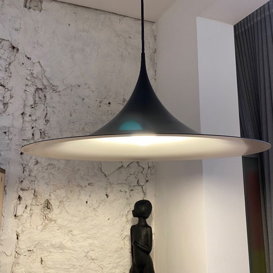 Image 1 of Gubi Lámpara semi colgante Fog & Morup