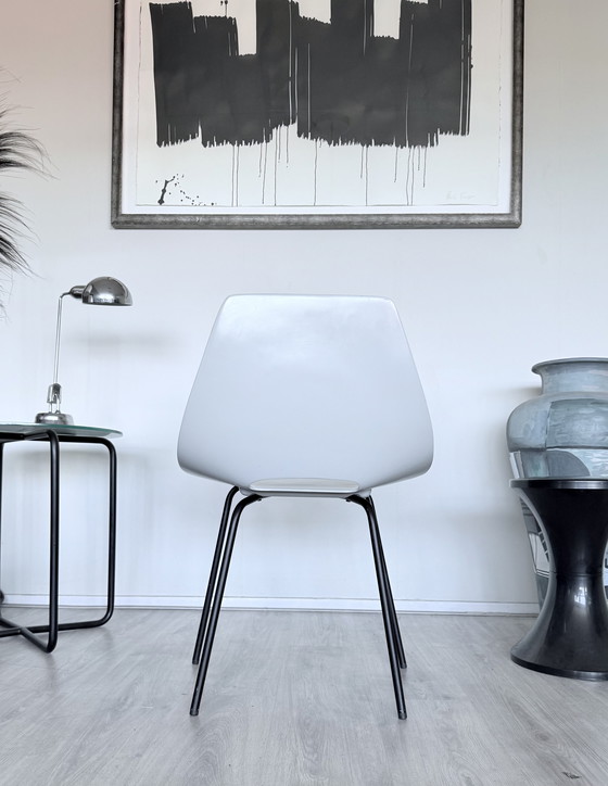 Image 1 of 4x chaises Tonneau vintage design by Pierre Guariche