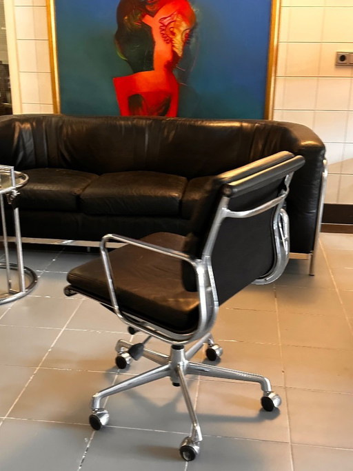 vitra Eames EA bureaustoelen