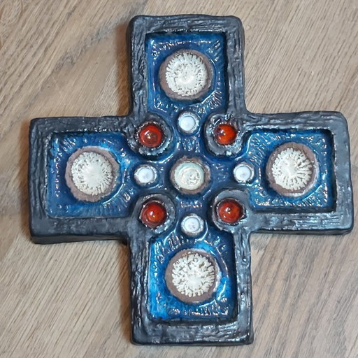 Crucifix in ceramics by Perignem of Bruges