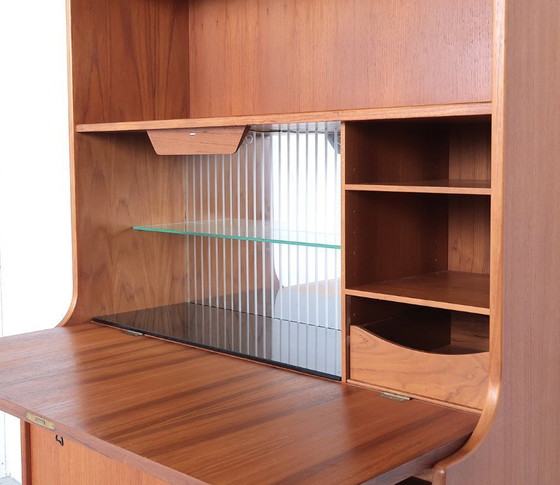 Image 1 of Libreria con zona bar, anni '60