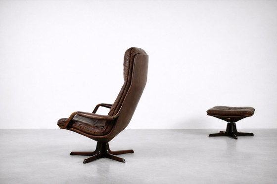 Image 1 of Vintage Mid-Century Danish Modern Brown Leather Adjustable Easy Chair & Ottoman Set from Berg Furniture, 1970s, Set of 2