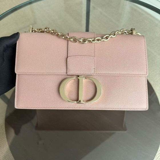 Image 1 of DIOR 30 MONTAIGNE KETTENTASCHE - CAVIAR-GENARBIGES KALBSLEDER, NUDE-ROSA, GOLDENE BESCHLÄGE