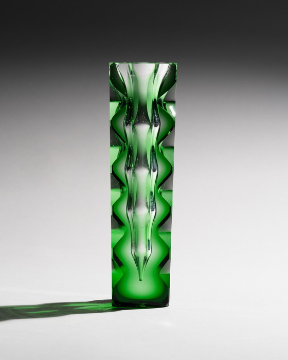 Image 1 of Exbor Oldřich Lipa (Lipský) Skulpturale smaragdgrüne Kunstglasvase Böhmen 60er Jahre