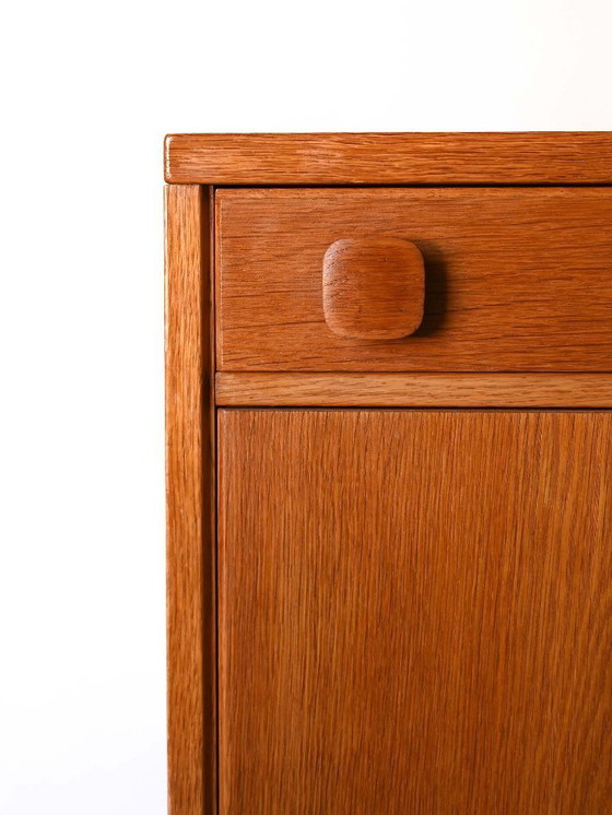 Image 1 of Vintage Scandinavisch teakhouten dressoir met zwarte poten, jaren 50/60