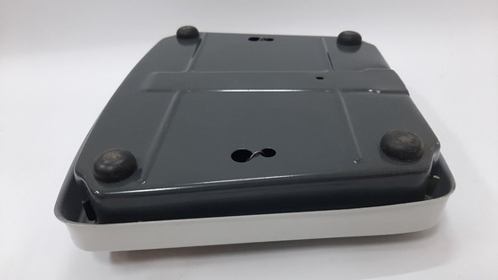 Image 1 of Vintage analog mechanical bathroom scale