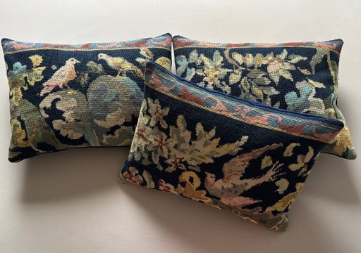 Cuscini con decorazioni di uccelli, ricamati a mano, anni '30