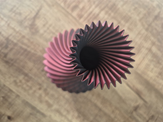 Image 1 of Jarrón de diseño, color a juego.