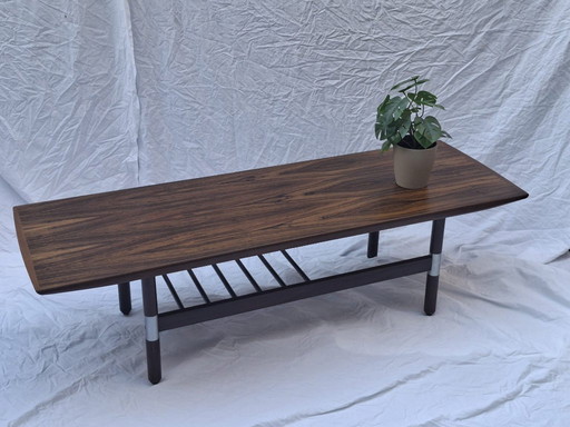 Hermosa mesa de centro de diseño danés de los años 60