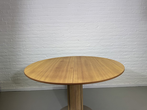 Image 1 of Lasko uitschuifbare design tafel eiken. 
