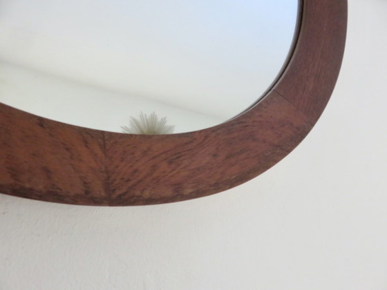Ronde teakhouten spiegel gestempeld made in Denemarken, 1960, Bruin, Scandinavian (foto 7 van 12)
