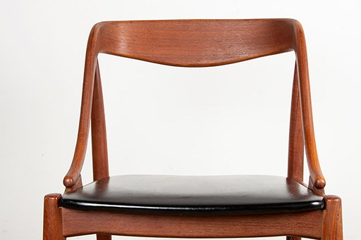 Series of 6 Danish chairs in Teak and Skaï, model 16 by Johannes Andersen for Uldum Mobelfabrik 1965.