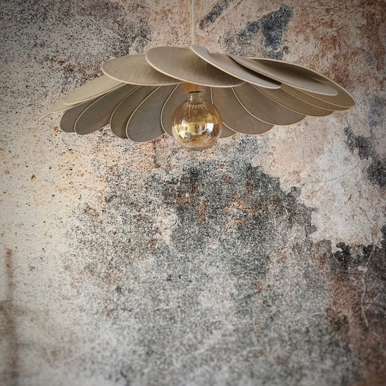 Image 1 of Hanging flower, Sunflower model, 18 petals in rattan and fabric (customizable shade)