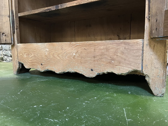 Image 1 of Armario regional de pino del siglo XVIII