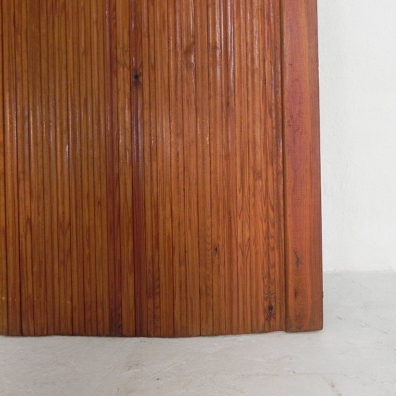 Image 1 of Separador de ambientes S.N.S.A. con listones de pino estilo Baumann, década de 1950.