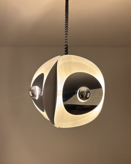 Image 1 of Goffredo Regianni Italien Space Age Pendelleuchte, 1970er Jahre, weiß lackiertes Metall &amp; Chromschilde, Mid Century, Industr
