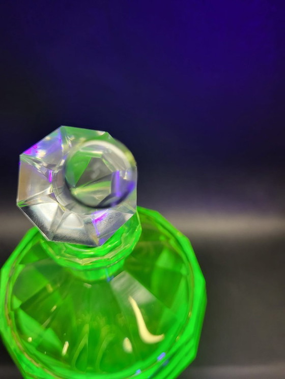 Image 1 of Val Saint Lambert “Montmartre” shaker / karaf met 2 glazen in uraniumglas ca. 1930