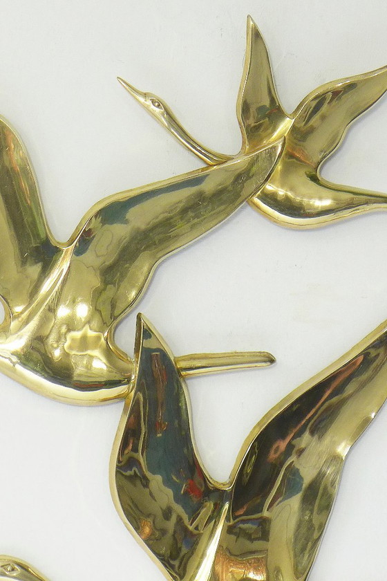 Image 1 of Scultura murale vintage raffigurante 3 oche in volo, in ottone e oro, stile anni '60/'70.