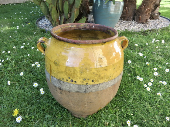 Image 1 of Antieke gele geglazuurde terracotta pot À confit